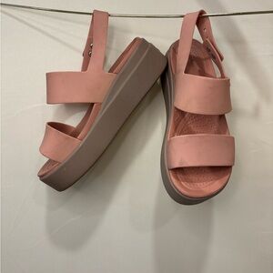 💜2/$50💜Women’s Pink Platform CROCS Sandals